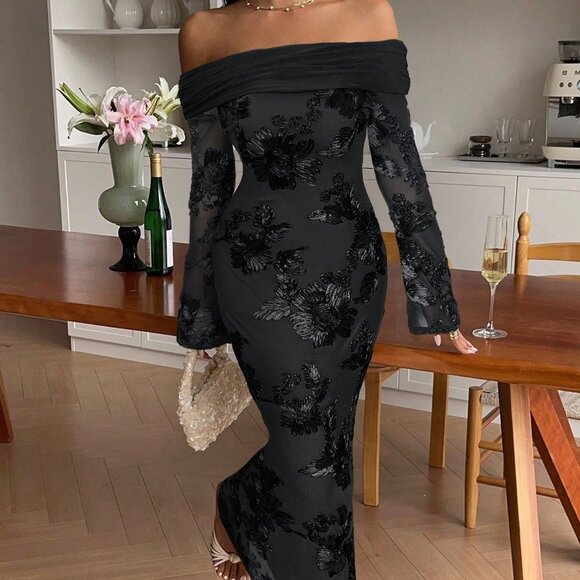 Black Elegant Women's Off Shoulder Long Sleeve Fitted Maxi Dress - Picture 3 of 6